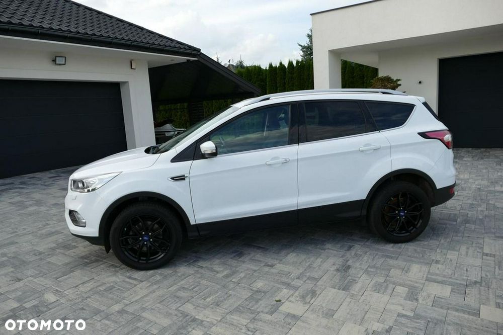 Ford Kuga 1.5 EcoBoost 2x4 Titanium - 10