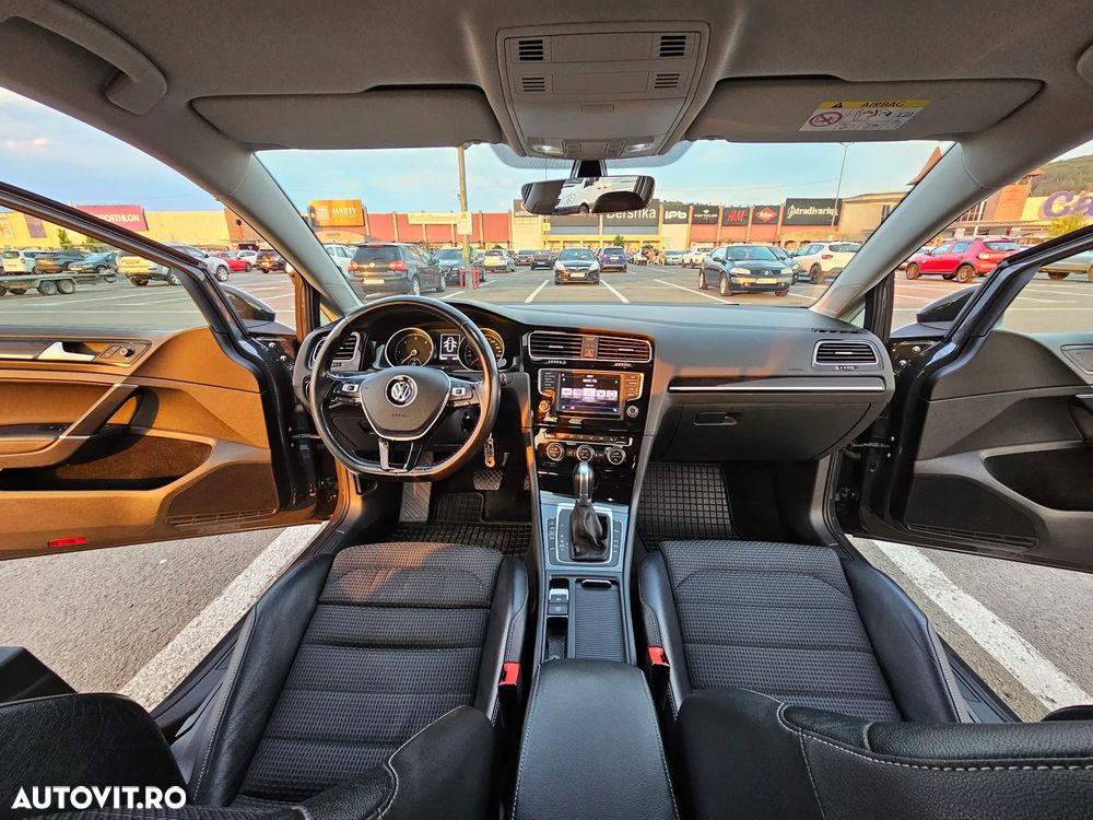 Volkswagen Golf - 6