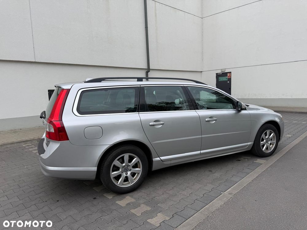 Volvo V70 2.0T Momentum - 10