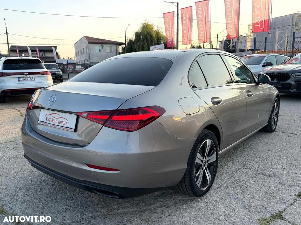 Mercedes-Benz C - 9