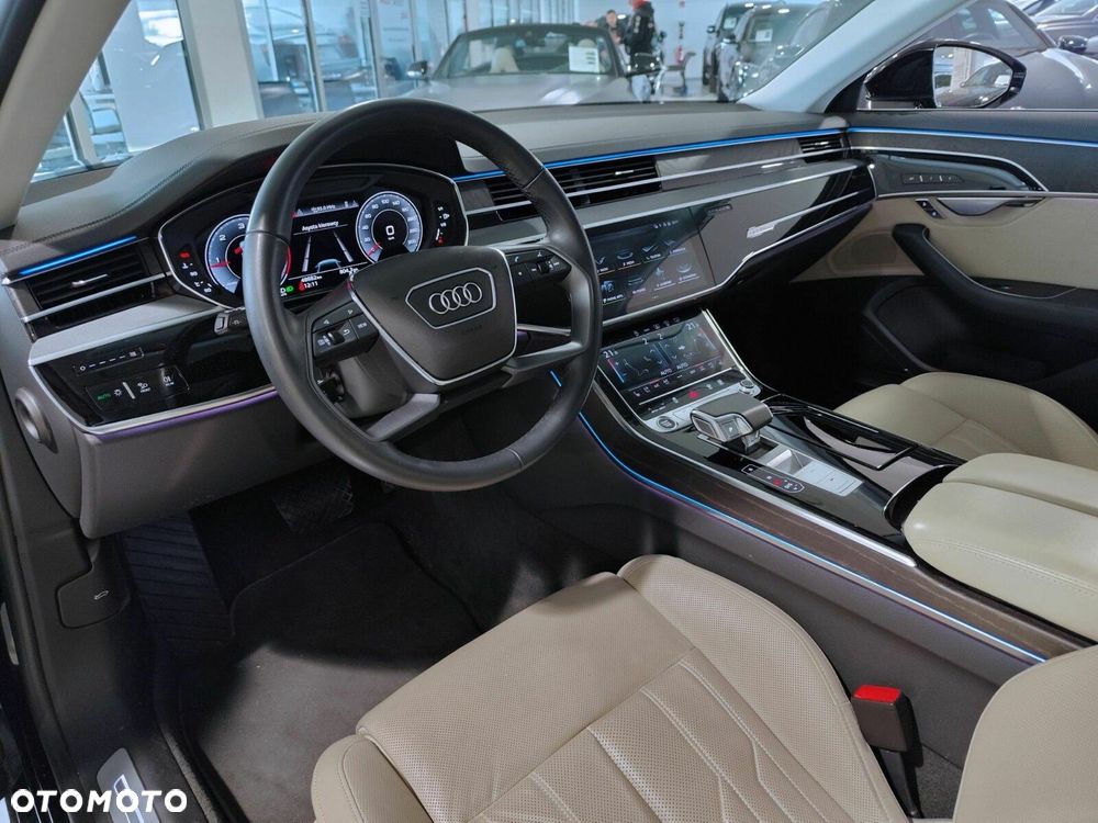 Audi A8 - 8