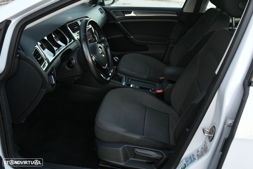 VW Golf 1.6 TDI Confortline - 17