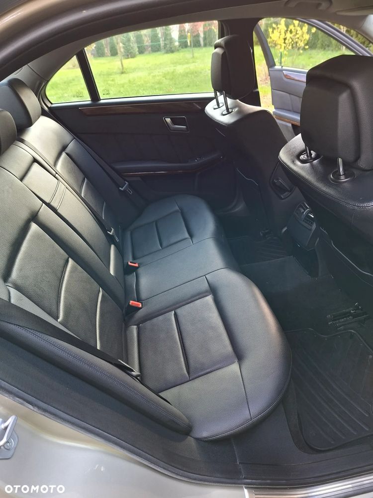 Mercedes-Benz Klasa E 300 CDI BlueEff Elegance - 10