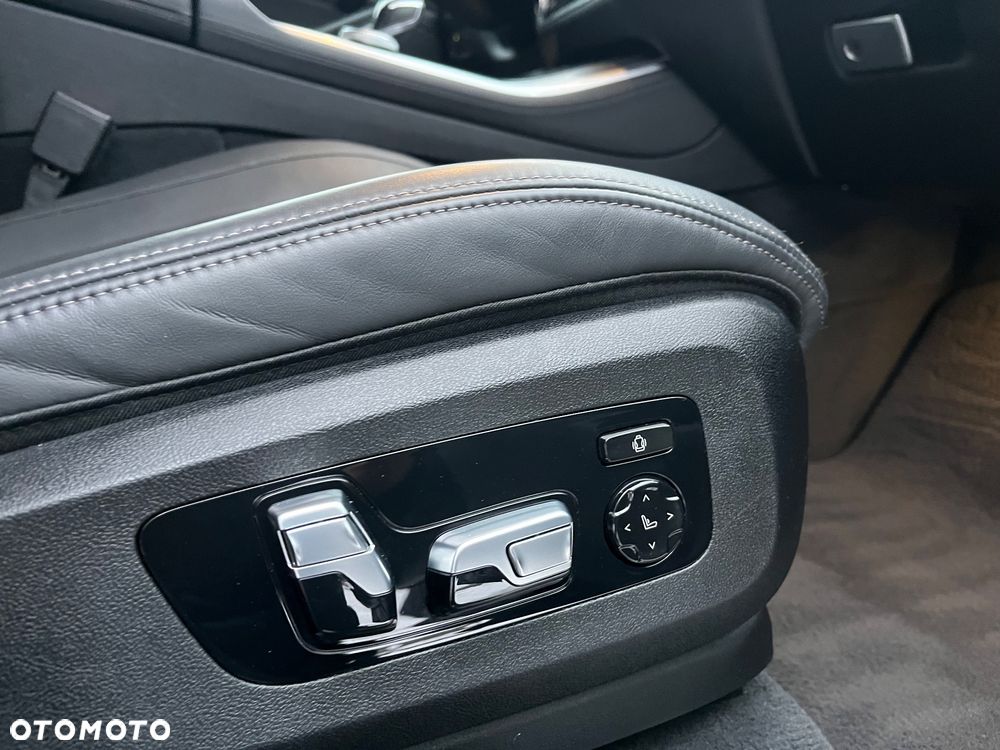 BMW X5 xDrive45e - 33