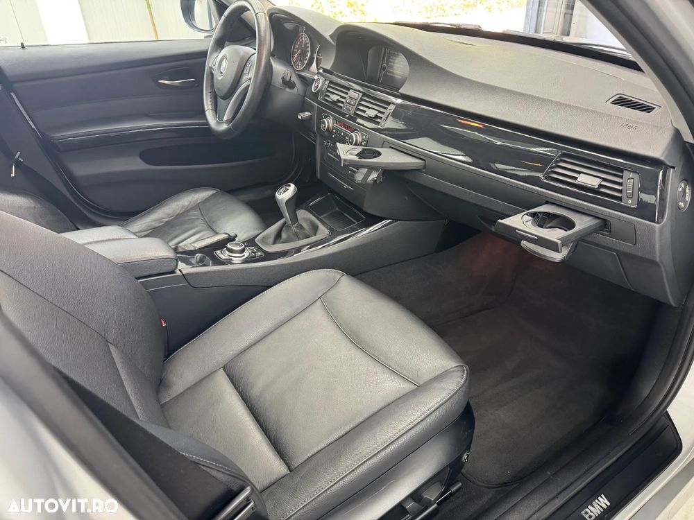 BMW Seria 3 320d DPF Blue Performance Edition Exclusive - 24