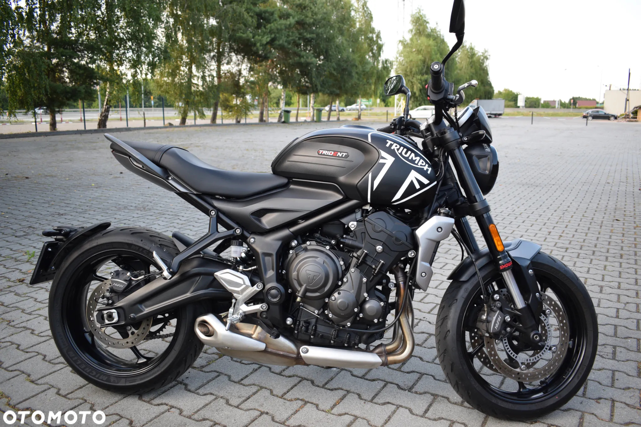 Triumph Trident - 2