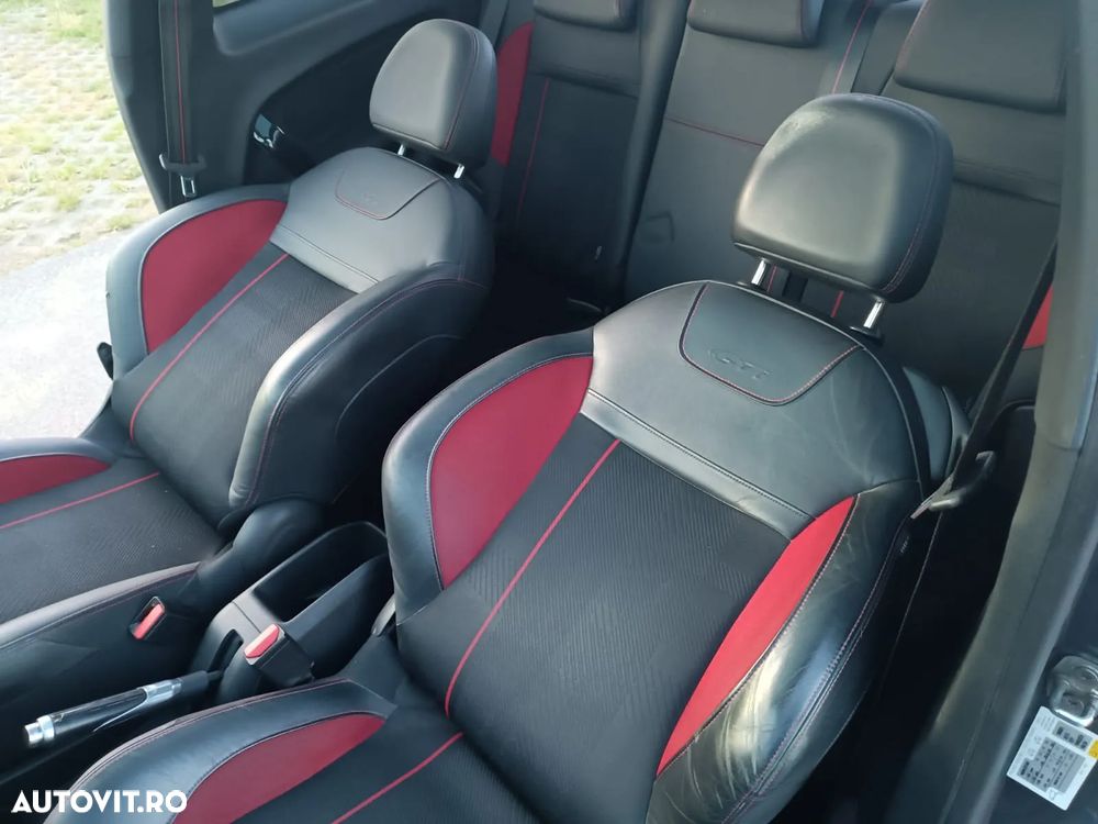 Peugeot 208 GTI 200 THP - 19
