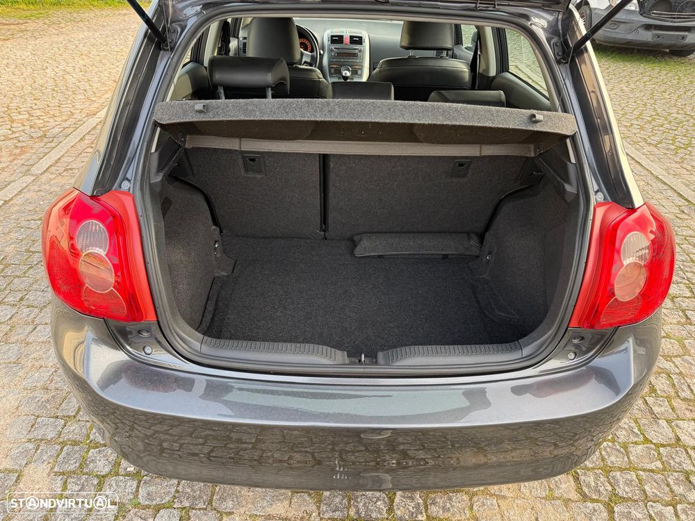 Toyota Auris 1.33 VVT-i Gold Edition - 11