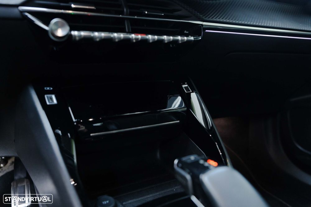 Peugeot 2008 1.2 PureTech GT Line EAT8 - 34