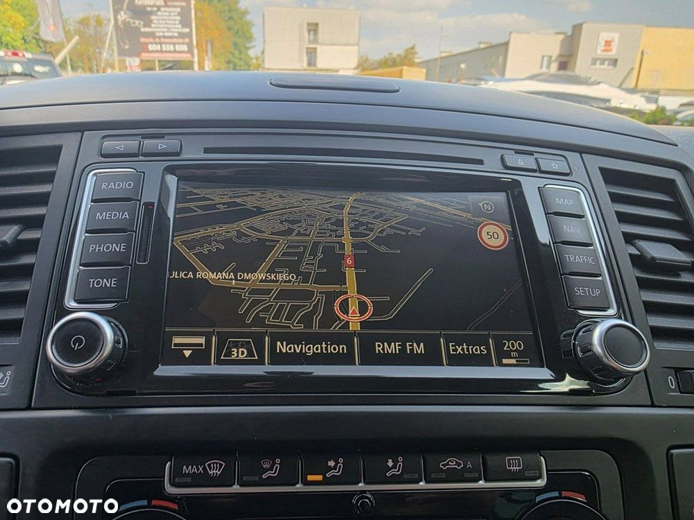 Volkswagen Multivan - 21