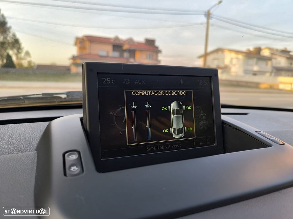 Peugeot 3008 2.0 HDi Hybrid4 - 48