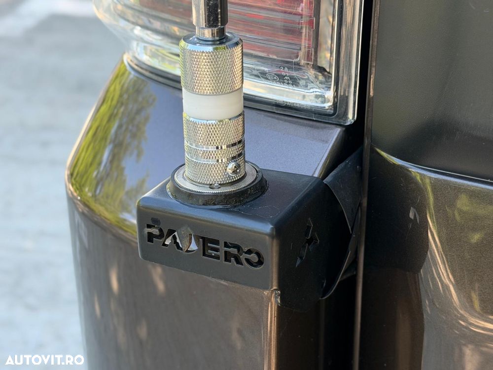 Mitsubishi Pajero - 29