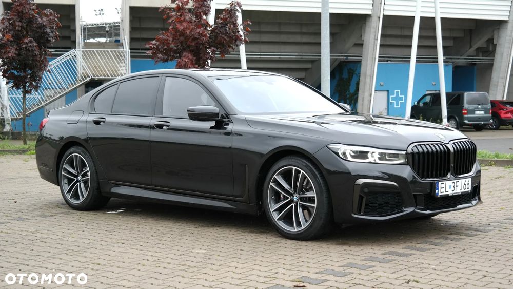 BMW Seria 7 750i xDrive sport - 30