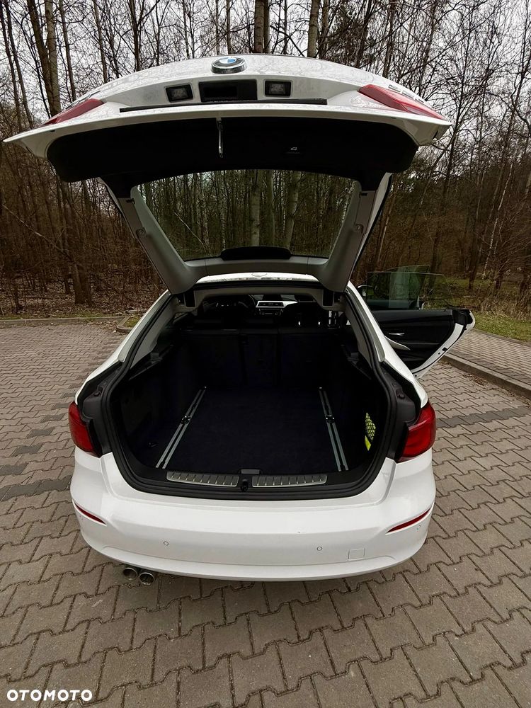 BMW 3GT 320i GPF xDrive Advantage - 11