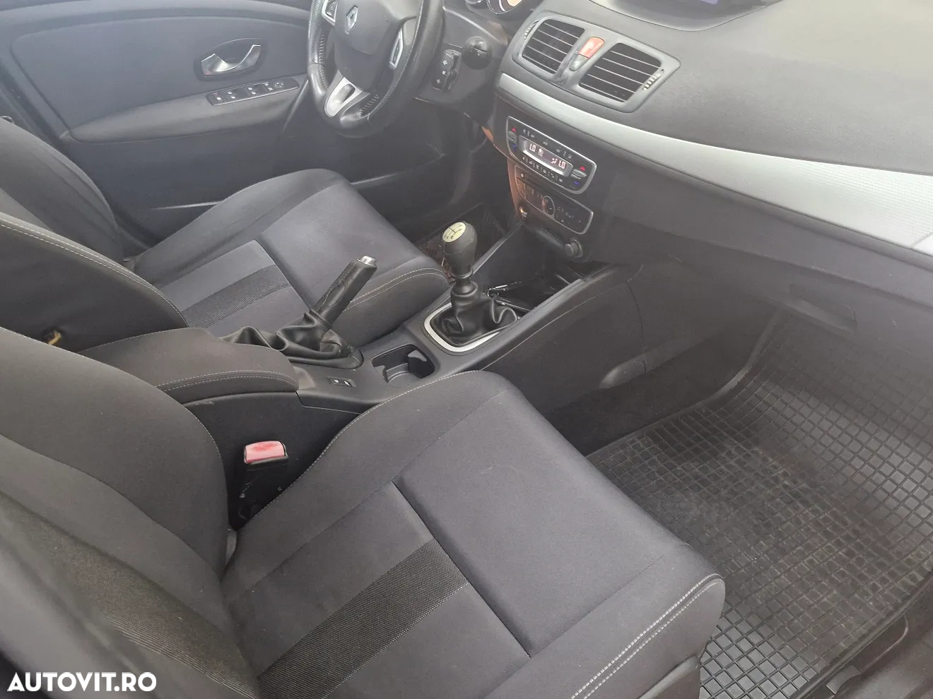 Renault Megane Estate 1.4 TCe Expression - 12