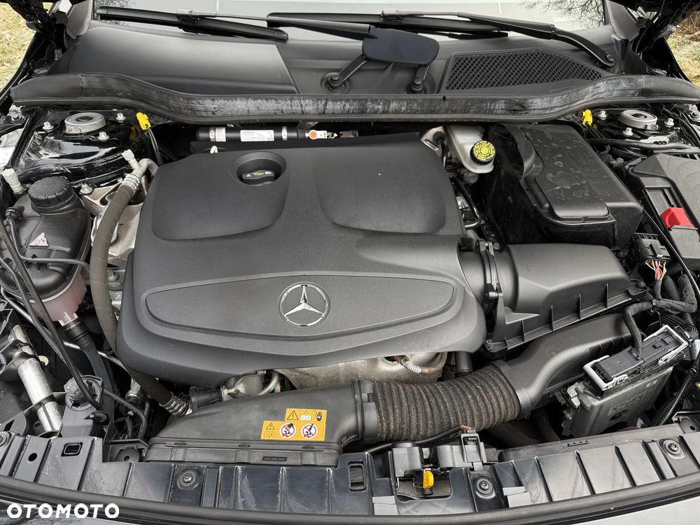 Mercedes-Benz GLA 200 7G-DCT - 12