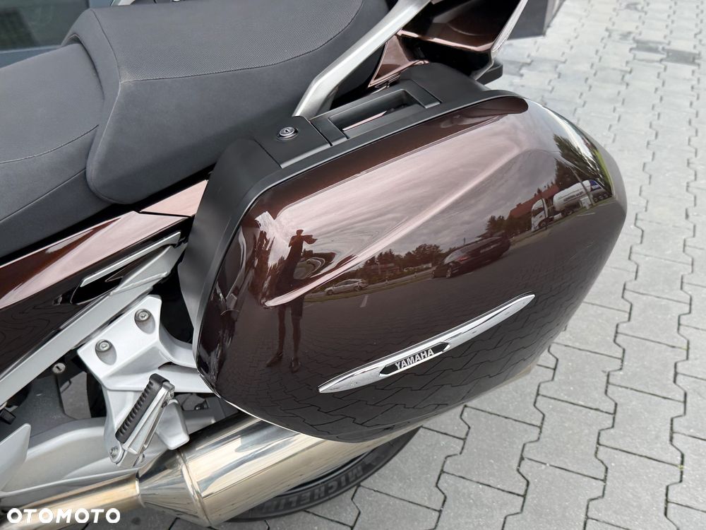 Yamaha FJR - 37