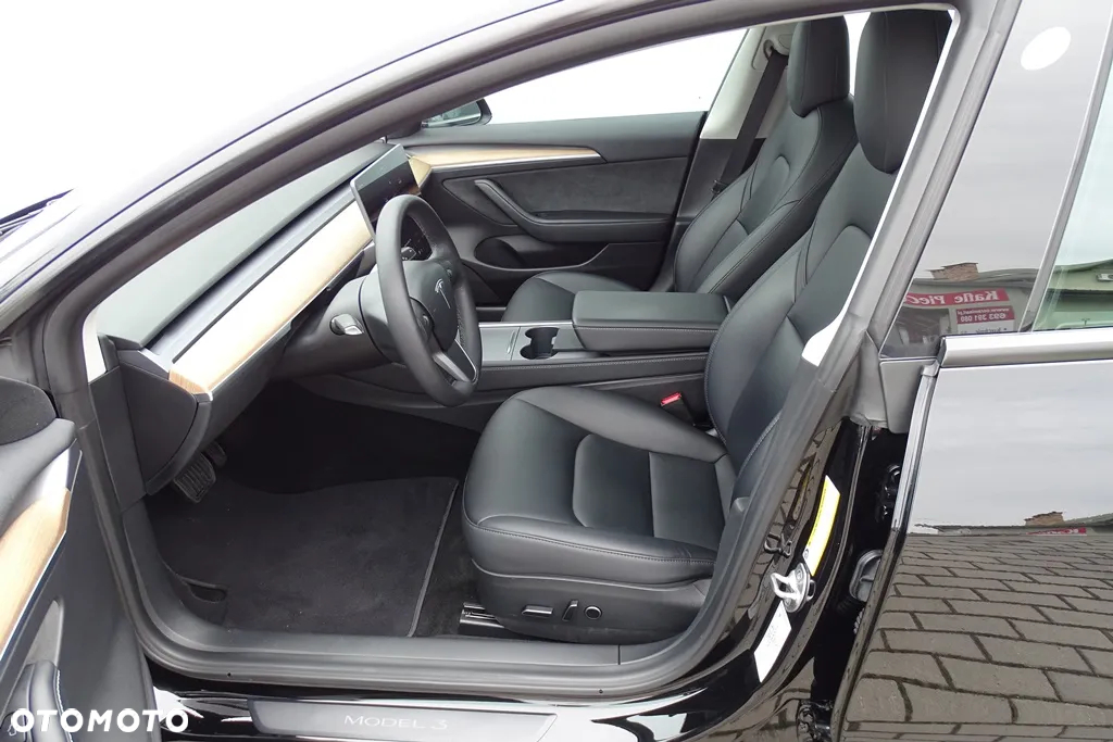 Tesla Model 3 Langstreckenbatterie Allradantrieb Dual Motor - 18
