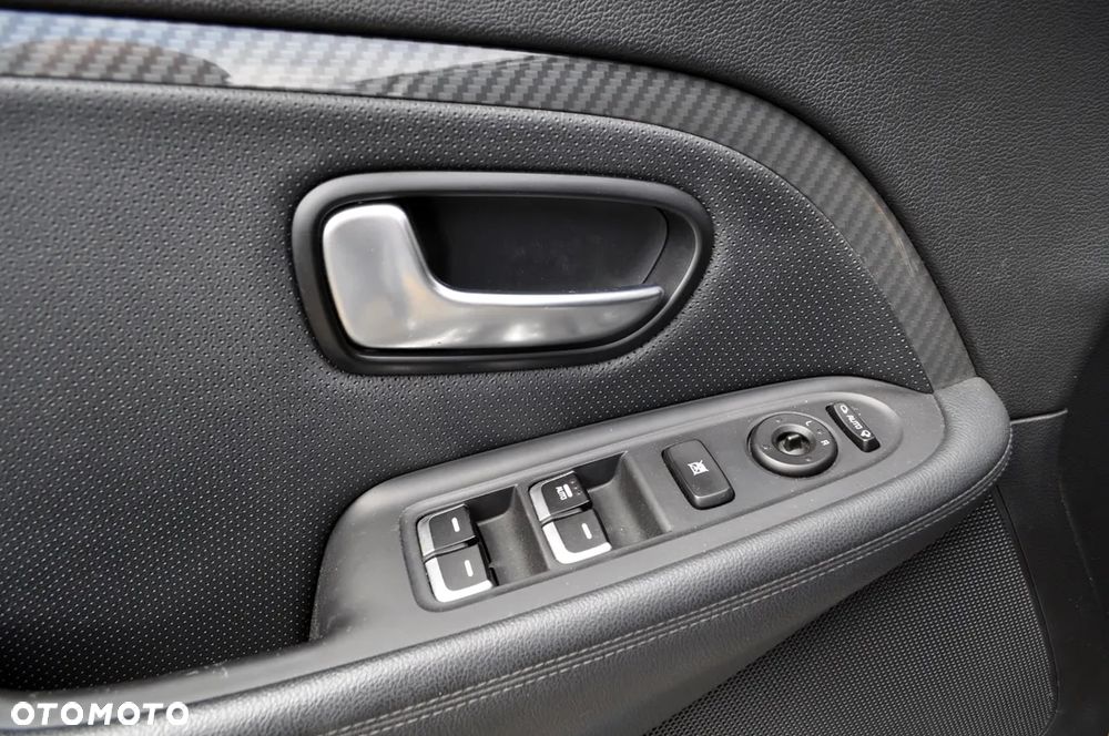 Kia Carens 1.6 GDI L - 16