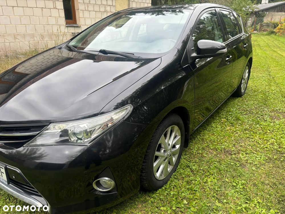 Toyota Auris 1.6 Premium Comfort - 2
