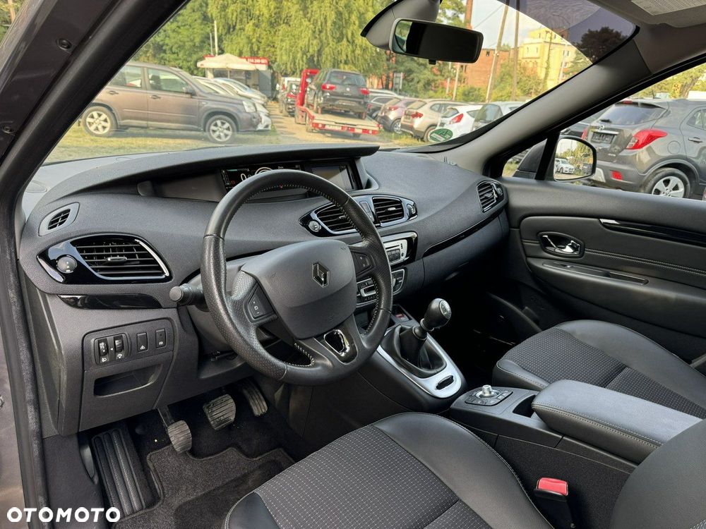 Renault Grand Scenic - 25