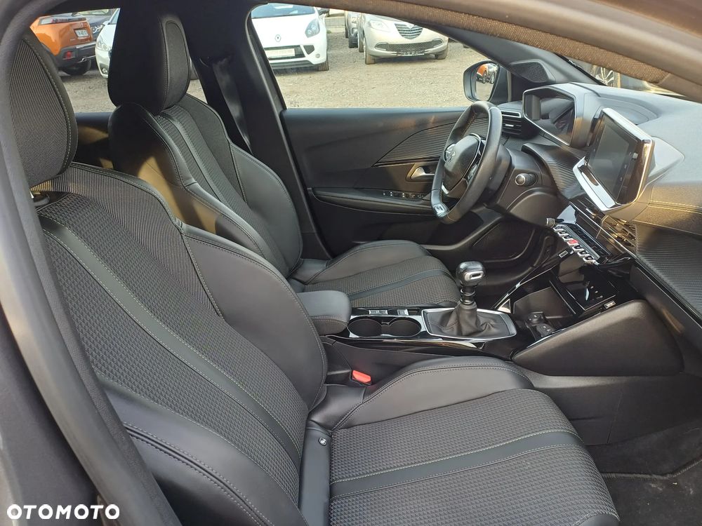 Peugeot 208 PureTech 100 GT - 11