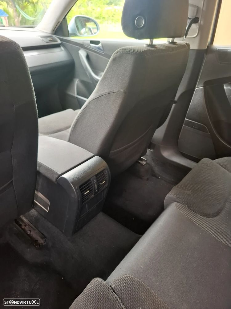 VW Passat 2.0 TDI Confortline - 10