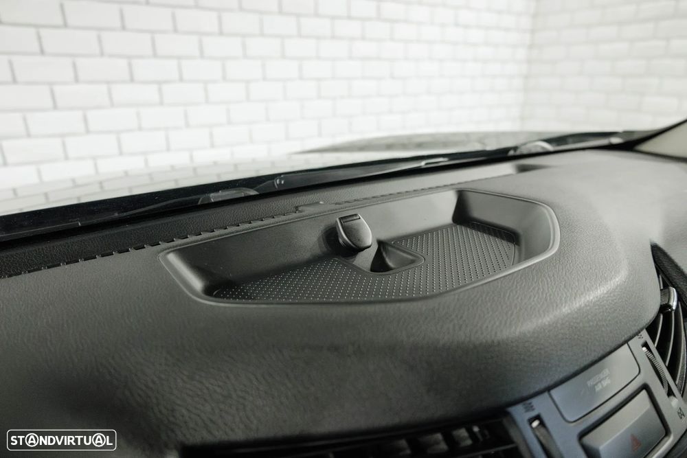 Nissan Navara 2.3 dCi CD 4WD | IVA Dedutível - 32