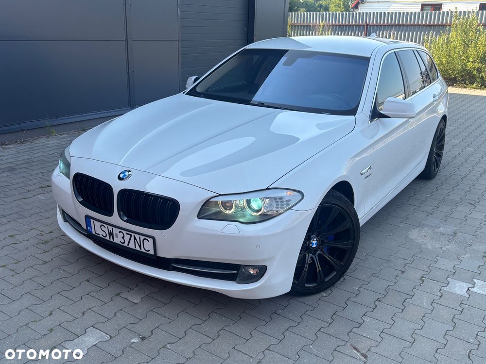 BMW Seria 5 530d xDrive - 13