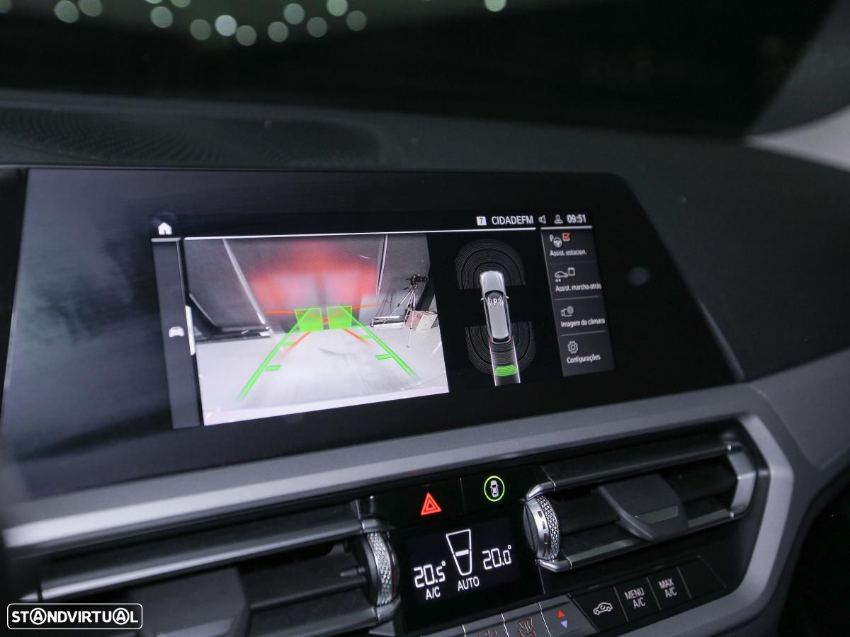 BMW 318 d Touring Auto - 29