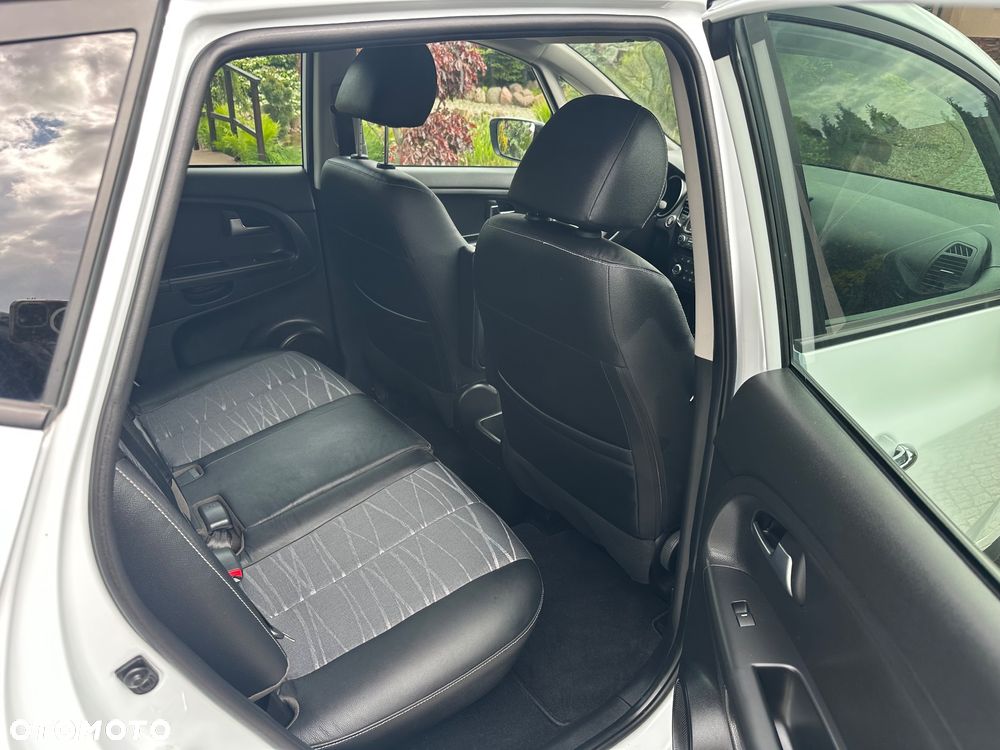 Kia Venga - 17