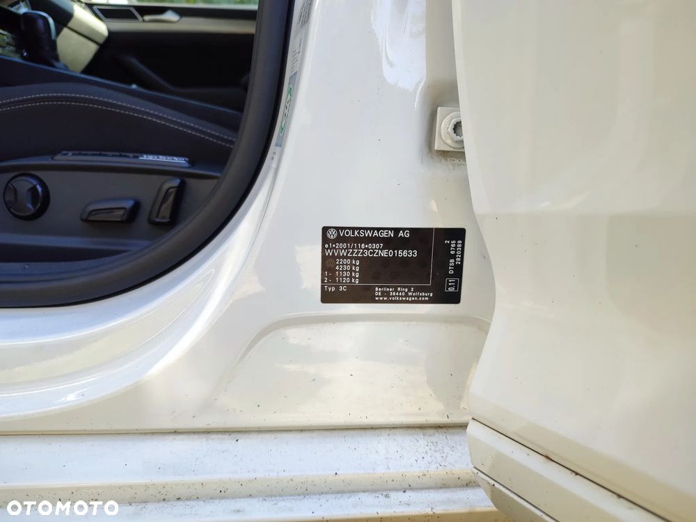 Volkswagen Passat Variant 2.0 TDI SCR DSG Elegance - 24