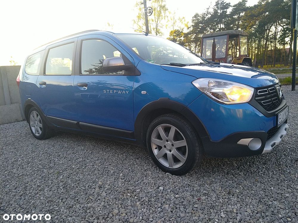 Dacia Lodgy TCe 115 Stepway - 23