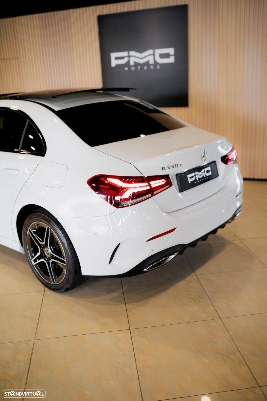 Mercedes-Benz A 250 Limousine e AMG Line - 12