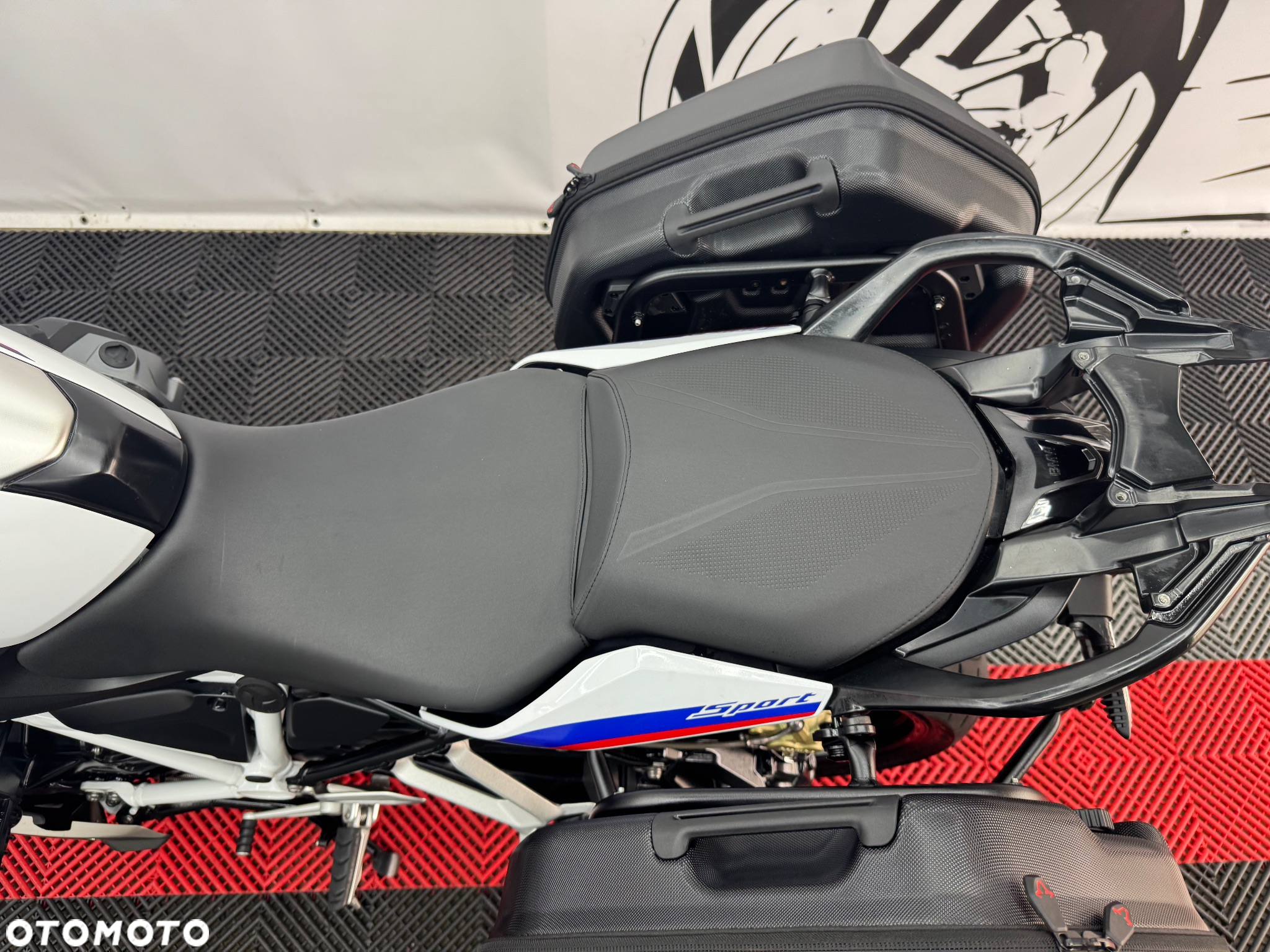 BMW R - 24