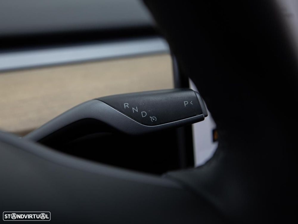 Tesla Model Y Long Range Dual Motor AWD - 19