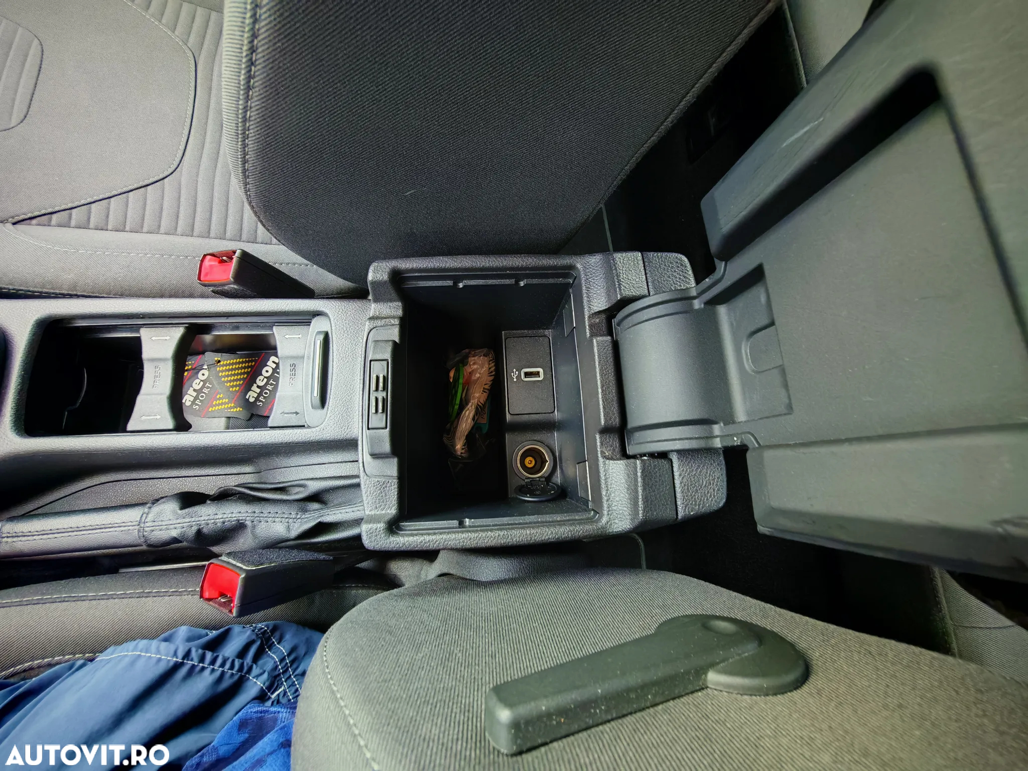 Ford Focus 1.5 TDCi Powershift Titanium - 28