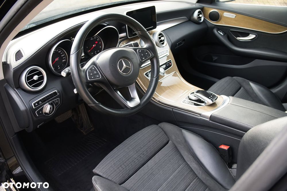 Mercedes-Benz Klasa C 180 7G-TRONIC Exclusive - 5