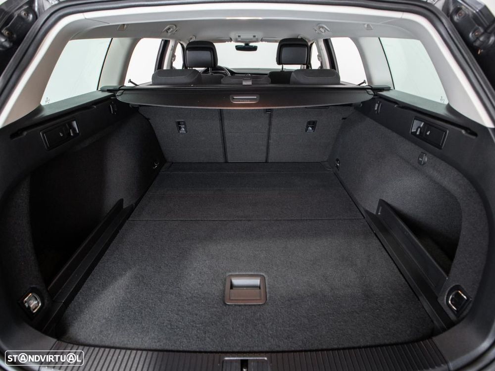 VW Passat Variant 2.0 TDi Business Package DSG - 12