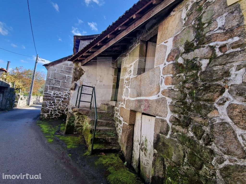 CASA RÚSTICA PARA RECUPERAR - Grande imagem: 3/9