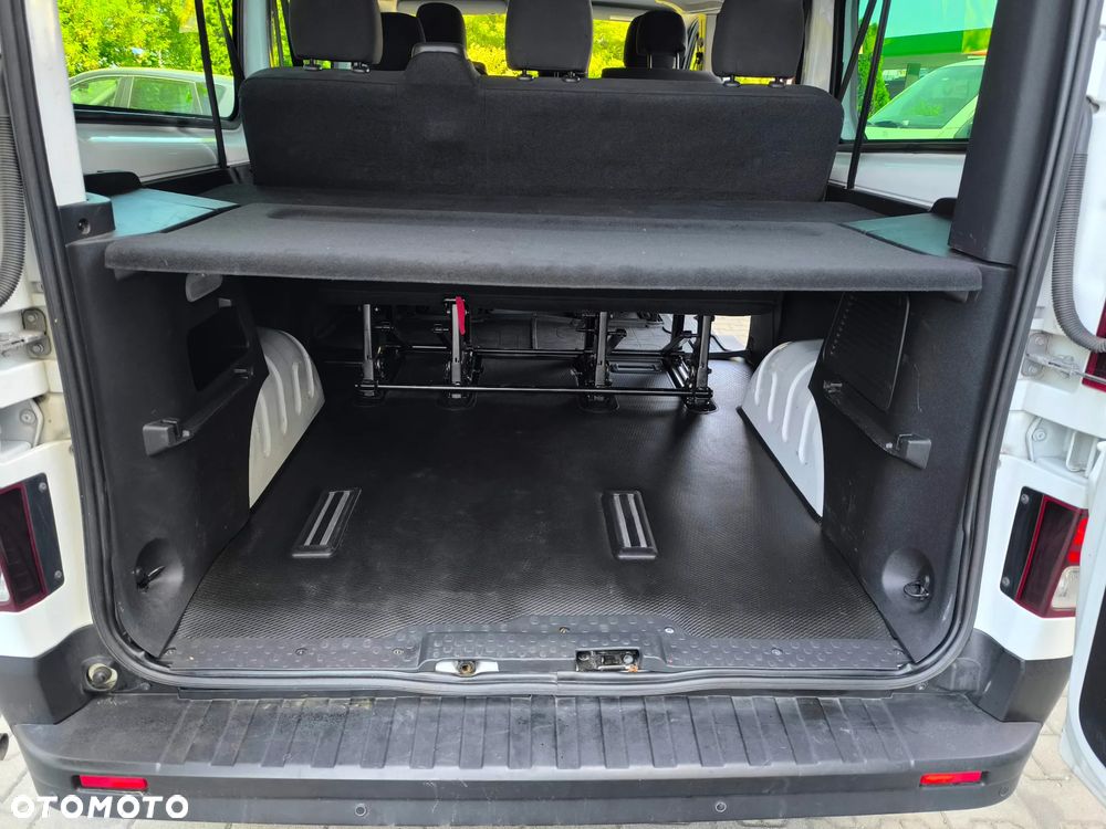 Renault Trafic 2.0 dCi - 22