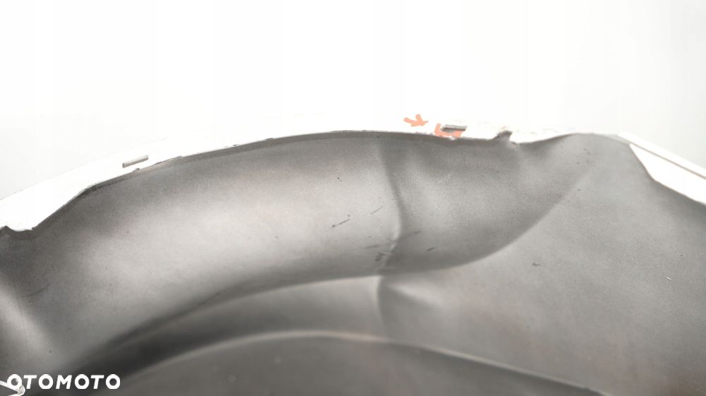 ZDERZAK TYŁ TYLNY TOYOTA AVENSIS T27 09-11R SEDAN 1F7 - 8