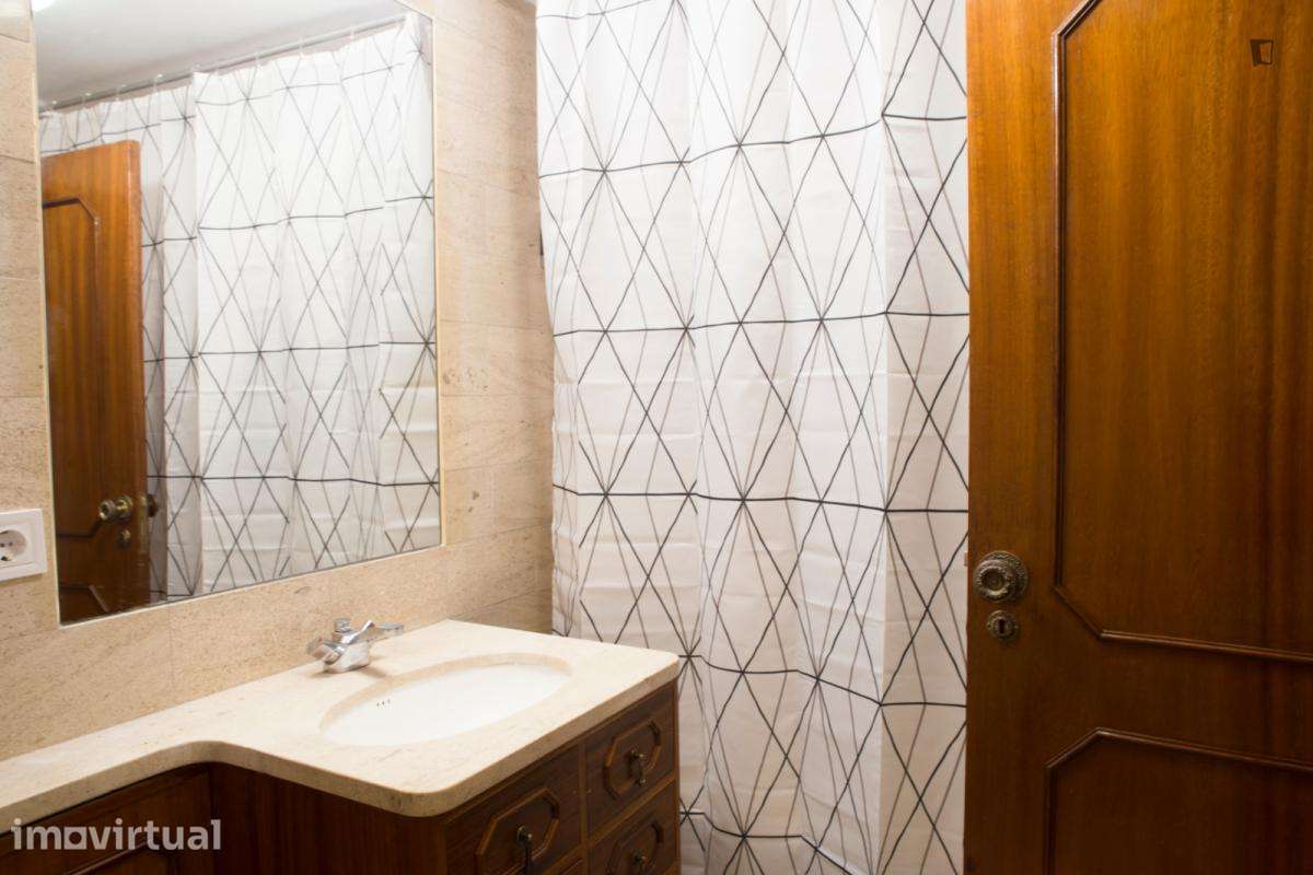 Quarto - localizado em Paranhos Porto - Grande imagem: 3/22