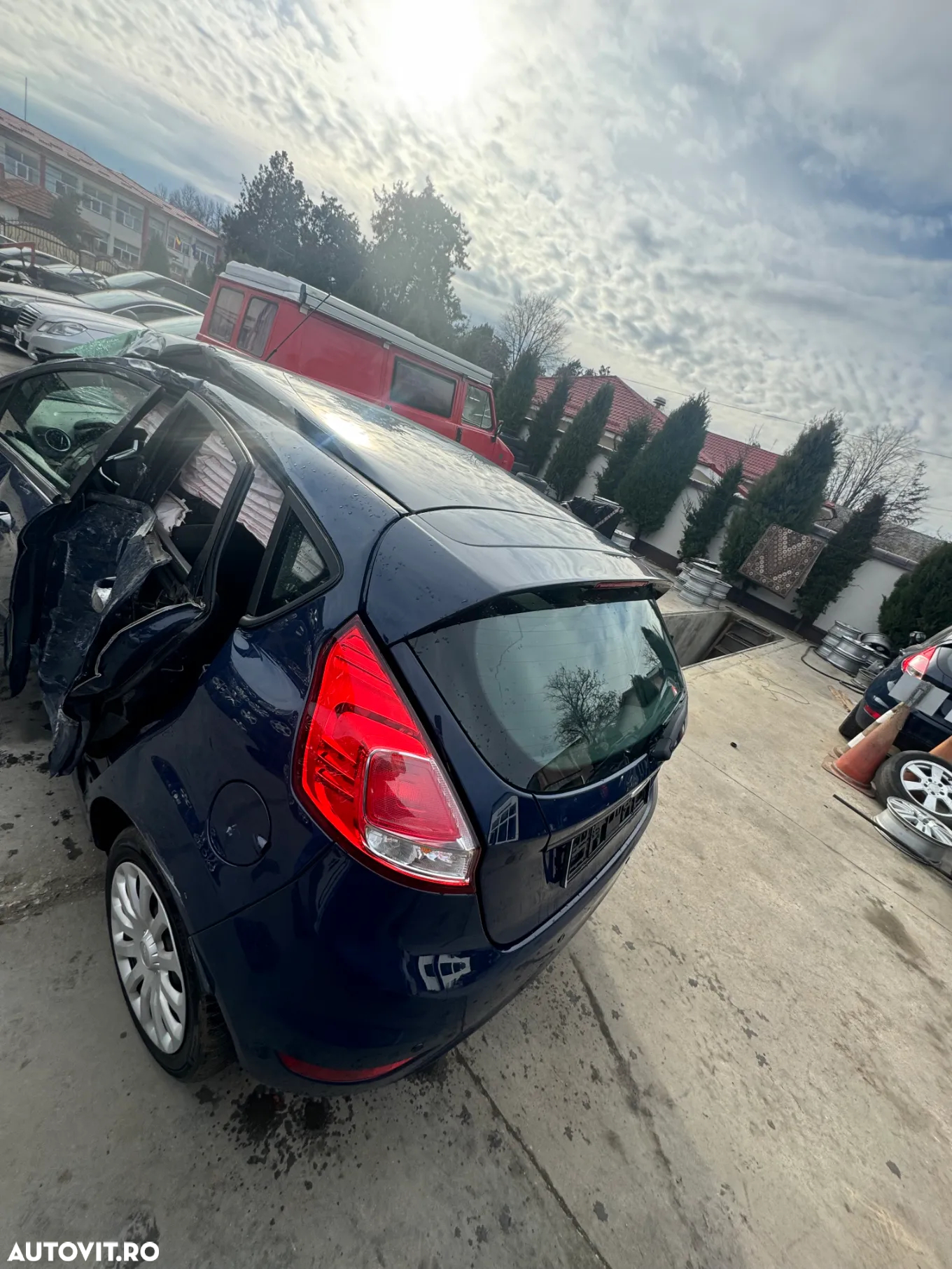 Dezmembram Ford Fiesta an fabr 2016 1.0 P4JB - 4