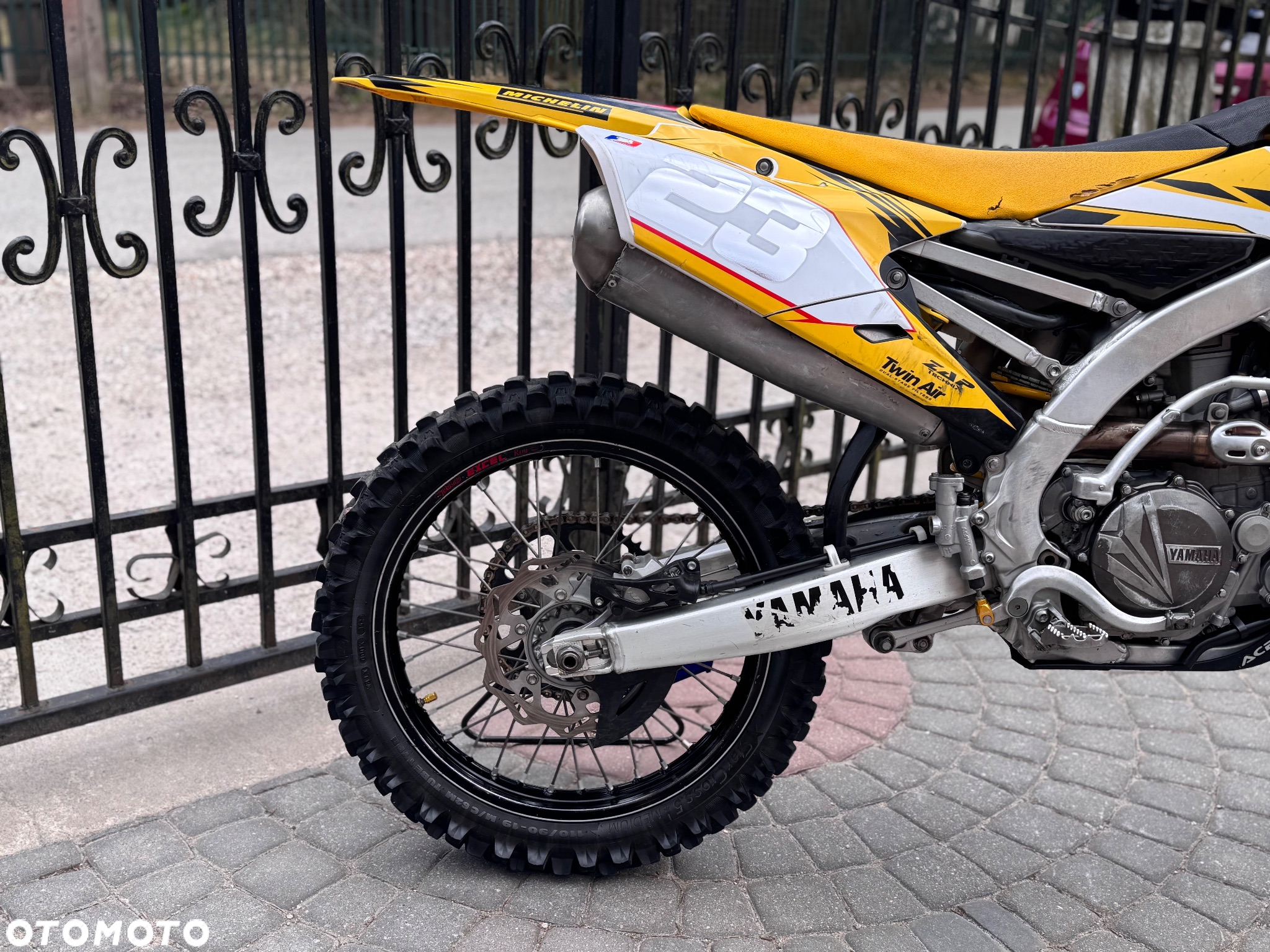 Yamaha YZF - 9