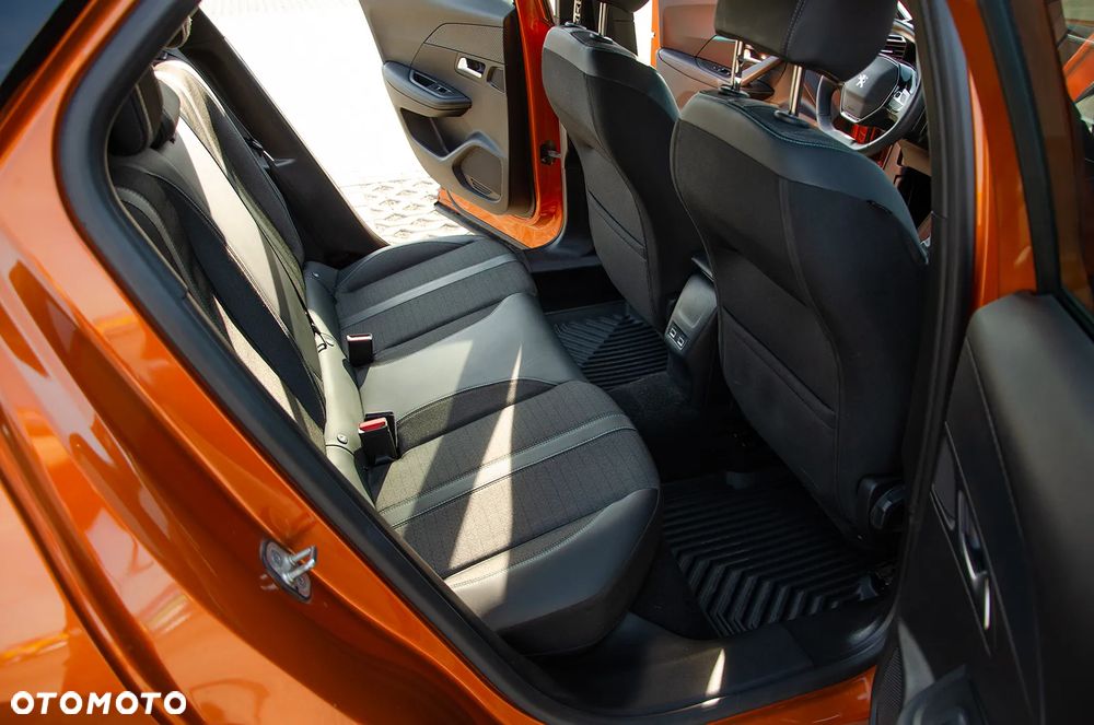 Peugeot 2008 PureTech 100 Allure S&S BVM6 - 14