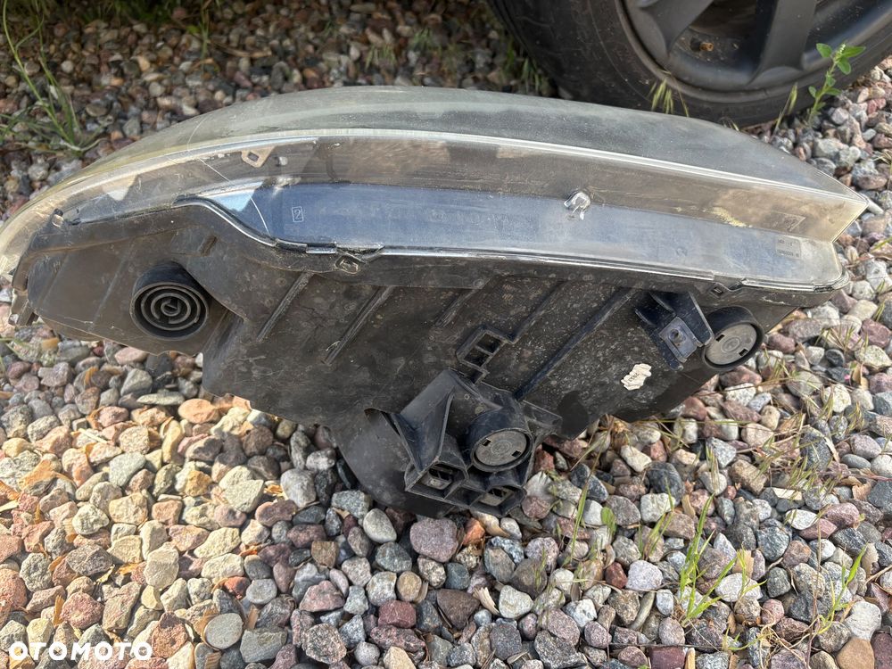Lewa i prawa przednia BMW E90 Lift - 3