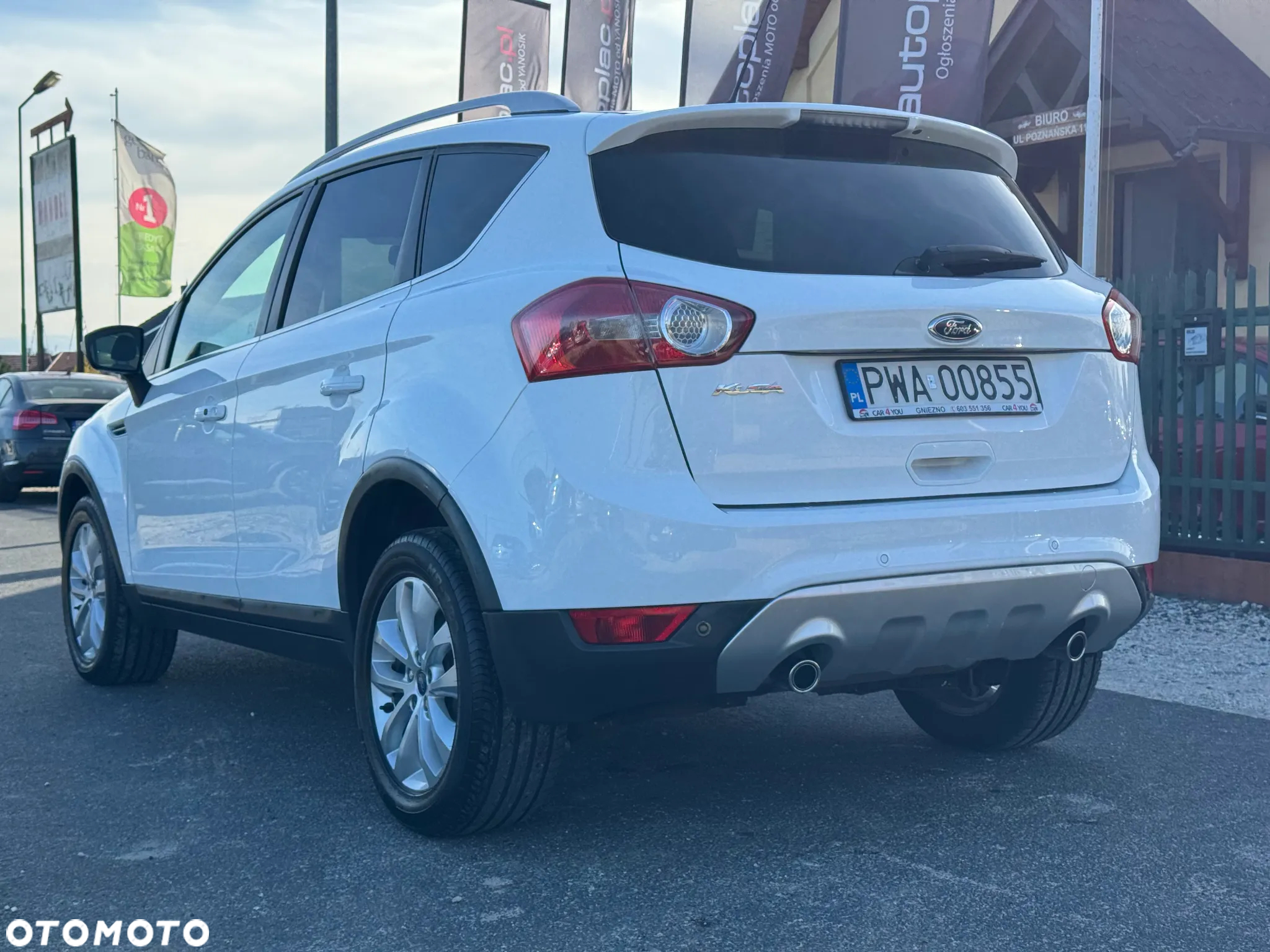 Ford Kuga 2.0 TDCi 2x4 Titanium - 8