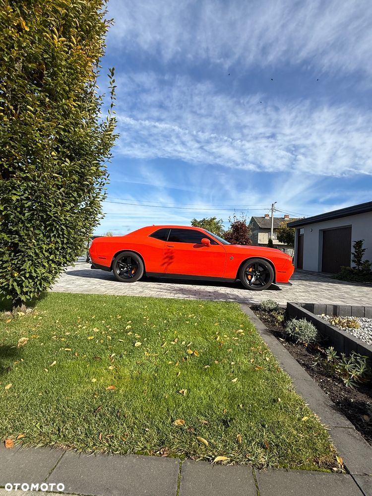 Dodge Challenger 6.2 Hellcat - 9
