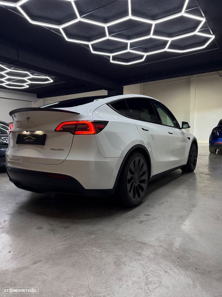 Tesla Model Y Performance Dual Motor AWD - 4